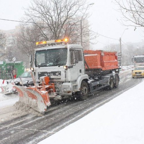 Deszăpezire în Capitală cu aproape 300 de utilaje