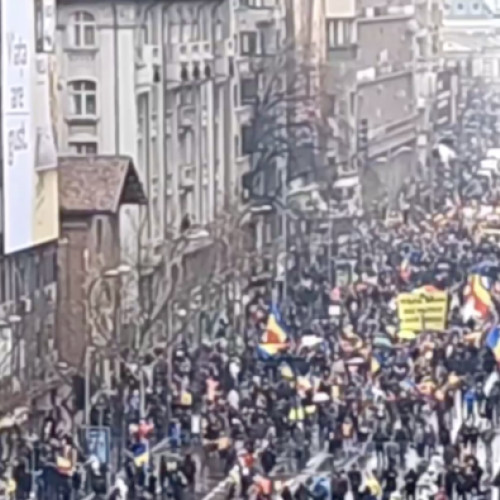 Protest masiv în Piața Universității împotriva lui Marcel Ciolacu