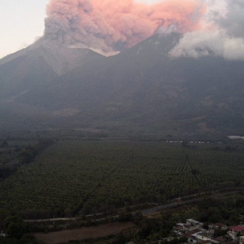 Evacuări de urgență în Guatemala după activitatea vulcanului Fuego