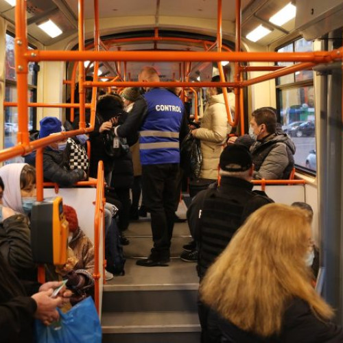 Agresiune asupra unui controlor STB pe linia 10 de tramvai