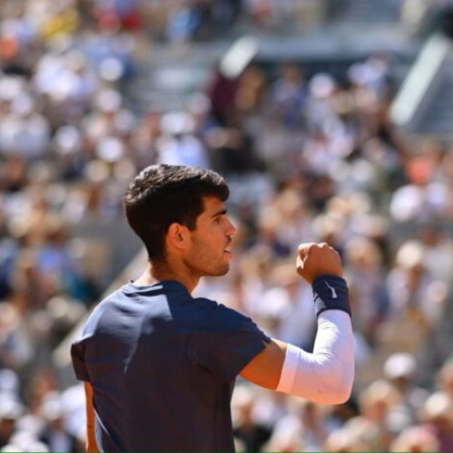 Carlos Alcaraz s-a calificat în runda a doua la Roland Garros