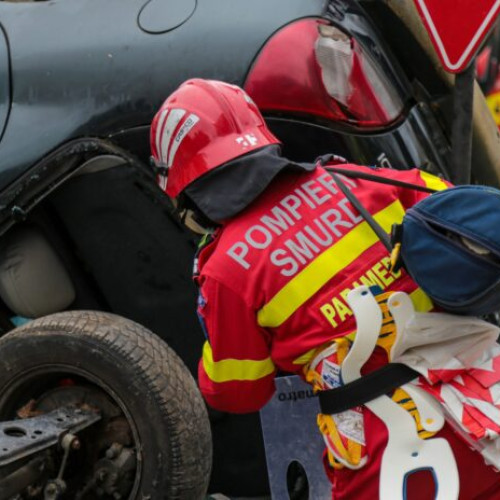 Tânăr de 27 de ani rănit într-un accident rutier în București