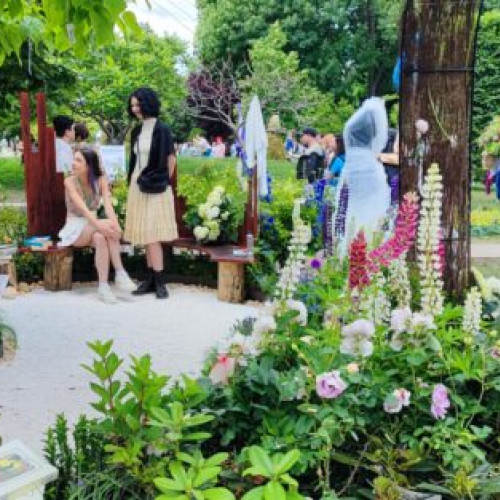 West Side Flower Fest a atras 300.000 de vizitatori în trei zile în Parcul Drumul Taberei