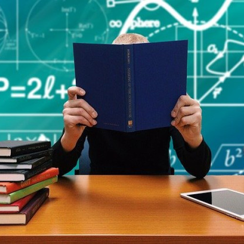 Ziua Învățătorului devine zi liberă pentru elevi și profesori începând cu 2024