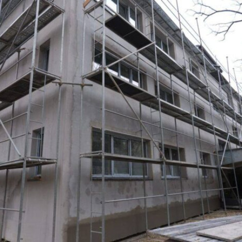Consilierii municipali au aprobat două proiecte de hotărâre în ședința din 4 iunie, potrivit informațiilor transmise de biroul de presă al Primăriei București. Acestea sunt vizate de Administratia Municipală pentru Consolidarea Clădirilor cu Risc Seismic (AMCCRS) și urmăresc reducerea riscului seismic și sprijin pentru locatarii afectați de lucrările de consolidare.