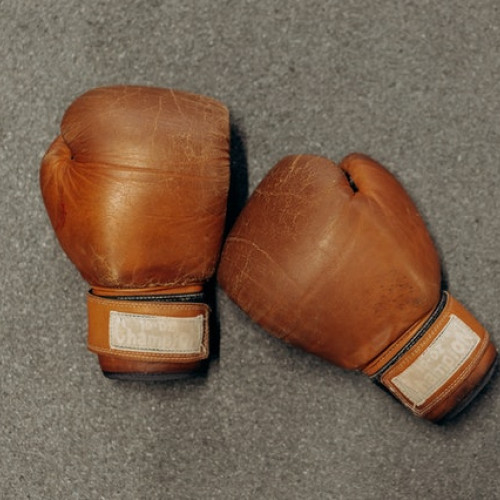 Federația Română de Box, conform newsbucuresti.ro, a fost acceptată oficial ca membru afiliat al World Boxing, noua federatie internațională care coordonează boxul la nivel mondial. Potrivit comunicatului FRB, această decizie a fost luată de Consiliul Director al World Boxing, care a aprobat cererea de afiliere a federației românești.
