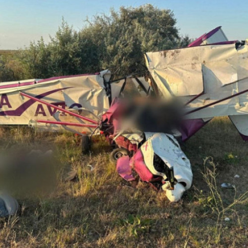 Video Tragedie aviatică cu repetiție. Povestea pilotului care a murit după ce, în aceeași zi, supraviețuise unei alte prăbușiri. „E un șoc”