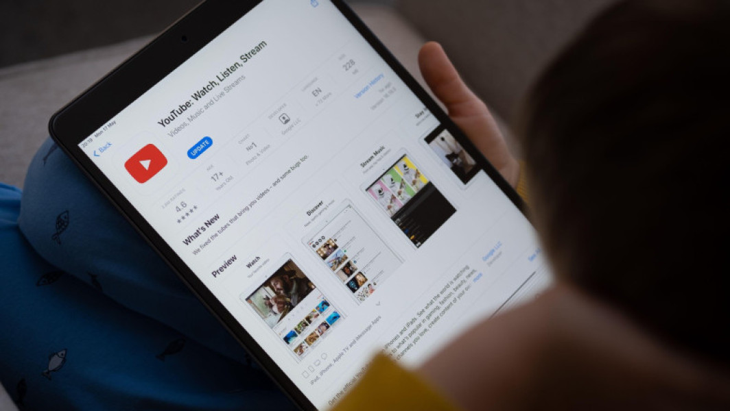 Australia interzice YouTube pentru minorii sub 16 ani. „Nu e loc pentru algoritmii prădători care vizează copiii”