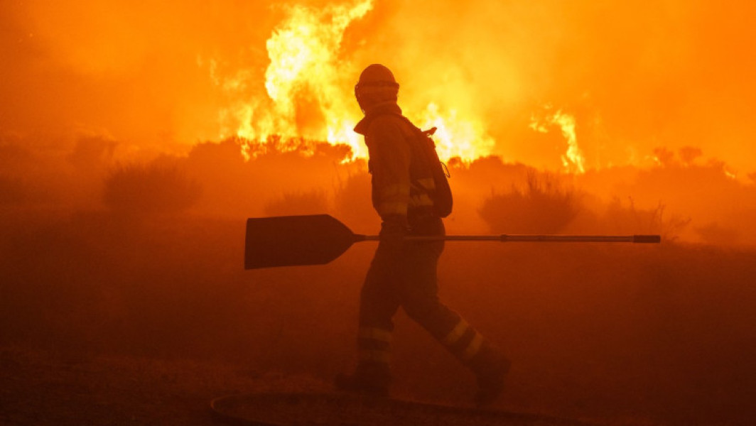 Video Incendiu puternic de vegetație în centrul Spaniei. Peste 500 de hectare de pădure pârjolite și sute de localnici evacuați