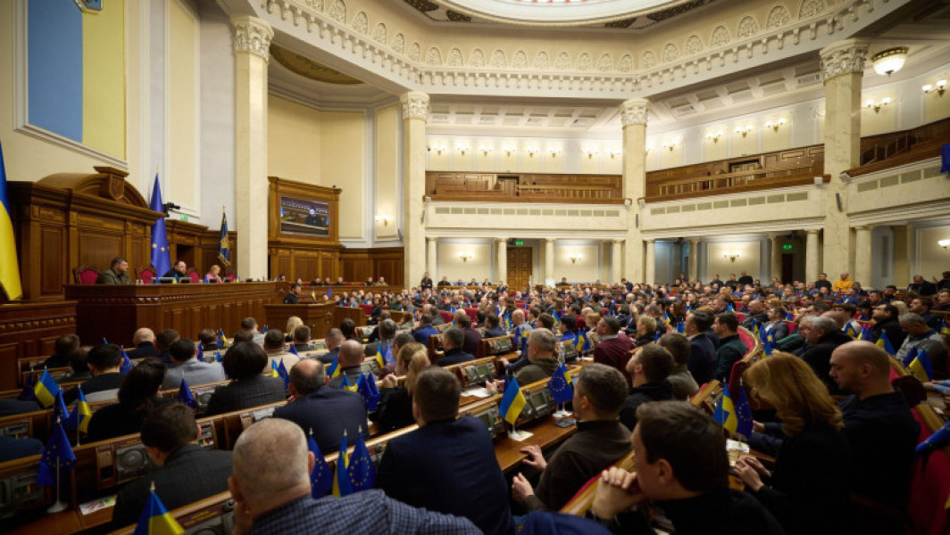 Parlamentul Ucrainei aprobă restabilirea independenţei instituţiilor anticorupţie, după zile de proteste și critici din partea UE
