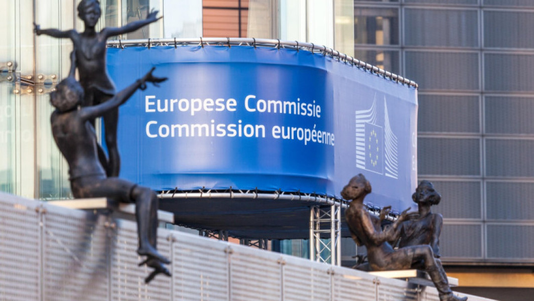 Comisia Europeană suspendă contramăsurile la tarifele lui Trump încă șase luni