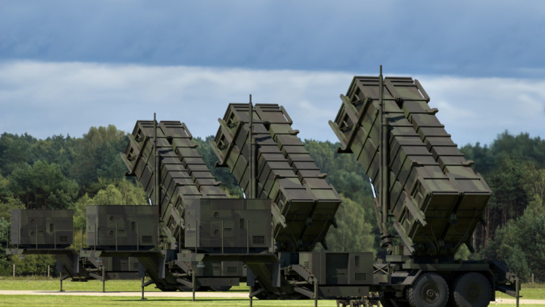 Armele americane plătite de membrii NATO vor ajunge la Kiev în următoarele săptămâni, potrivit unor surse din Alianță