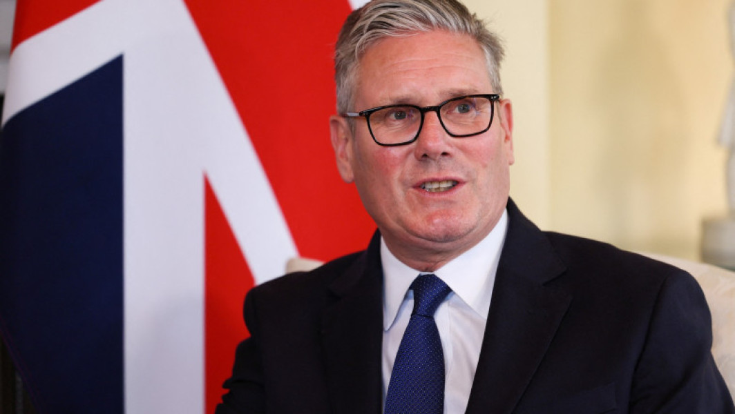 Premierul britanic Sir Keir Starmer îl mustră pe Andrew Tate și avertizează băieții expuși riscului „masculinității toxice” din online