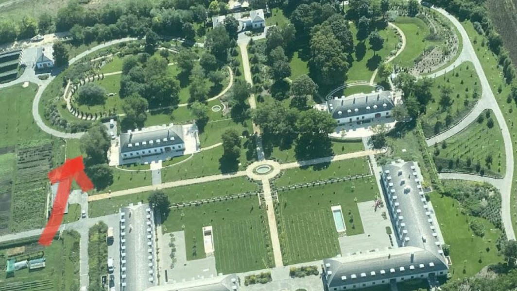 Galerie Foto Scandal în Ungaria din cauza reședinței de vară a premierului Orbán. Palmieri, garaj subteran și zoo privată „ca cea a lui Ianukovici”