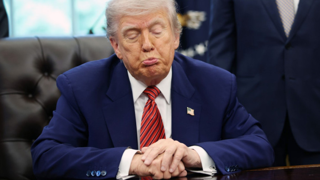 Taxele lui Trump s-au întors ca un bumerang împotriva americanilor. Cu cât scot aceștia mai mult din buzunare pentru cumpărături