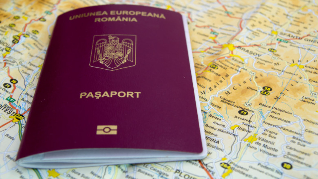 Promisiuni de cetățenie română pentru ruși, în schimbul a mii de euro. Doi bărbați au fost condamnați în R. Moldova