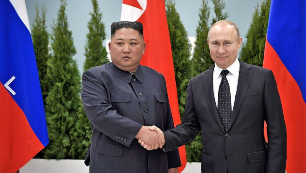 Putin a vorbit la telefon cu liderul nord-coreean. Ce i-a transmis președintele rus lui Kim Jong Un înaintea summitului cu Trump