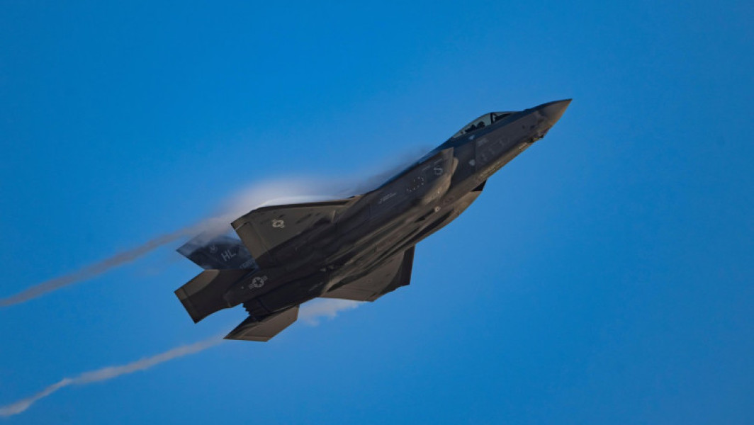 Elveţia vrea în continuare să cumpere avioane de luptă americane F-35, chiar dacă va plăti mai mult pentru ele