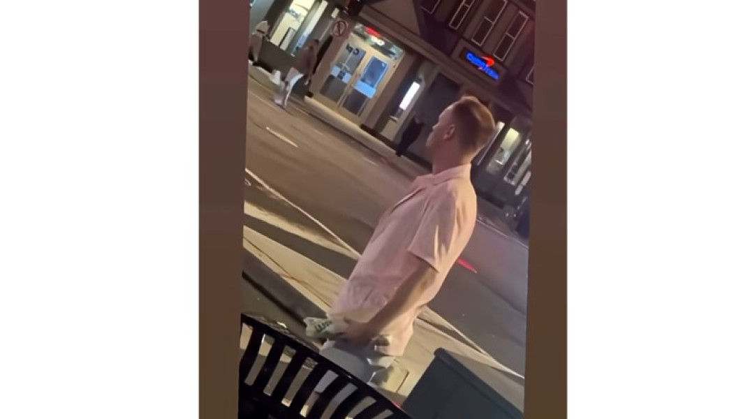 Video Ce pedeapsă poate lua un bărbat din Washington care a aruncat cu un sendviș într-un ofițer federal. Scena a devenit virală pe internet