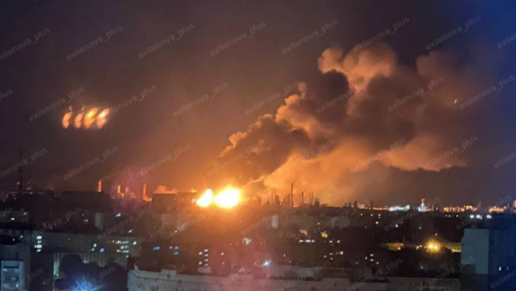 Video Explozii în Volgograd. Ucrainenii au lovit rafinăria Lukoil, cea mai mare din sudul Rusiei. Sateliții NASA raportează un incendiu uriaș