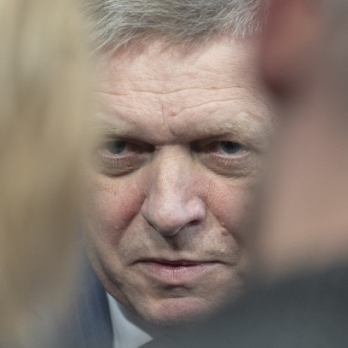 Premierul Robert Fico, ținta criticilor opoziției de la Bratislava pentru că nu a ajutat un grup de slovaci atacați în Serbia
