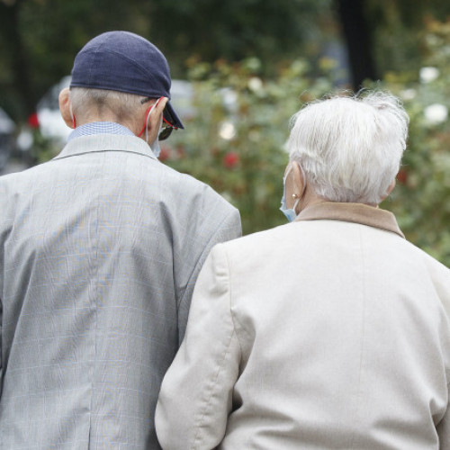 Un pensionar de 75 de ani a vrut să divorțeze de soție pentru o iubită AI