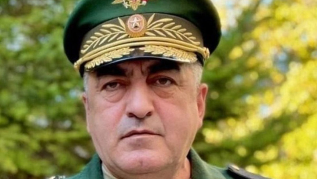 Video Momentul în care mașina generalului rus Esedulla Abacev a fost vizată de ucraineni în regiunea Kursk. Comandantul a fost grav rănit
