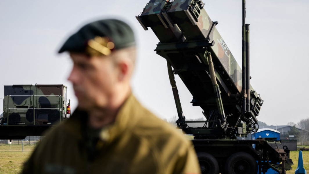 Olanda va trimite 300 de soldați cu sisteme Patriot în Polonia pentru a proteja livrările de arme către Ucraina