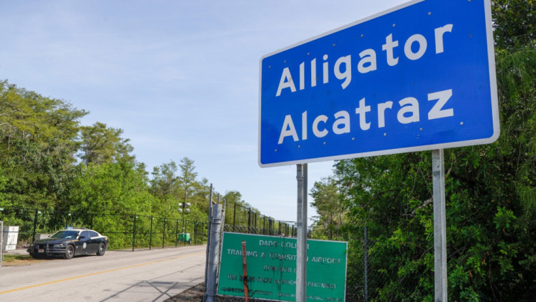 Un judecător federal ordonă statului Florida să demoleze centrul de detenție Alligator Alcatraz în termen de 60 de zile
