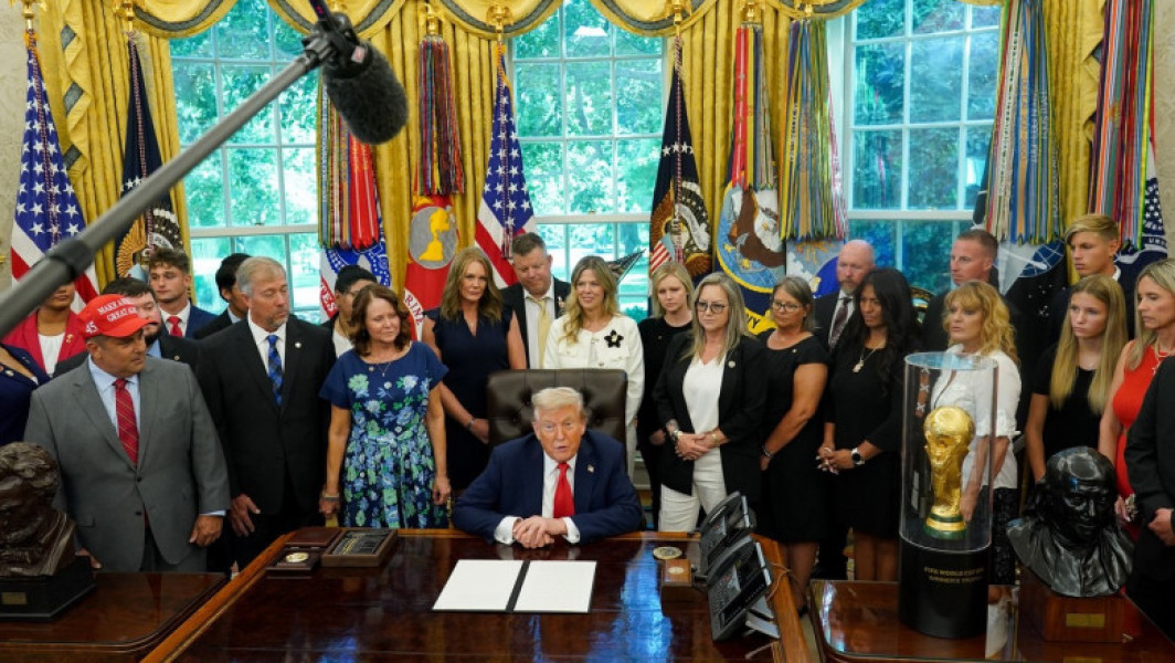 Donald Trump afirmă că nu este dictator, deși unii americanci ar dori să aibă un lider cu autoritate