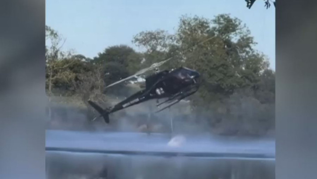 Elicopter care intervenea pentru stingerea incendiilor, prăbușit într-un lac din vestul Franței