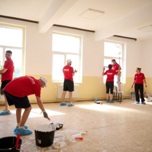 Companii VIG se implică în renovarea școlii pentru a sprijini educația