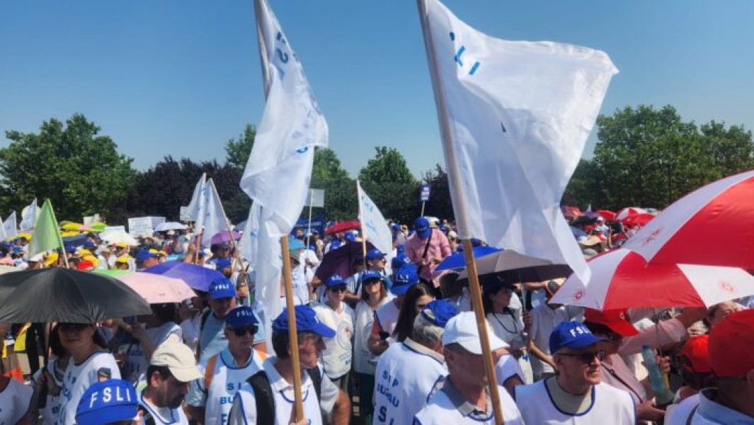 Marșul educației în București și criticile la noile măsuri