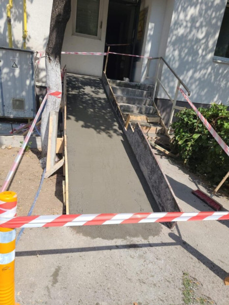 Infrastructură 5 finalizează o rampă de acces pentru dizabilități la Iancu Jianu